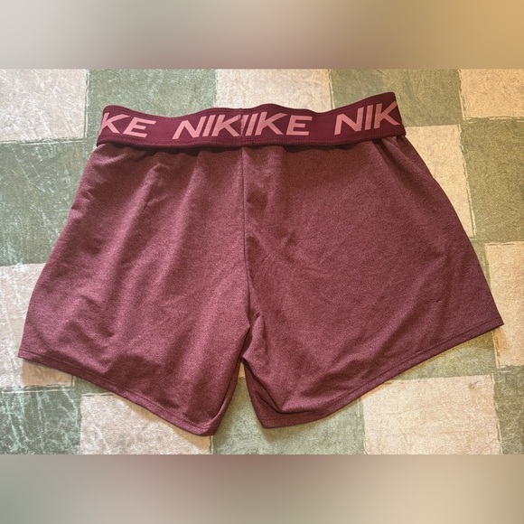 Nike Dri-Fit Waist Flip Logo Maroon Shorts Size Small - Picture 3 of 4